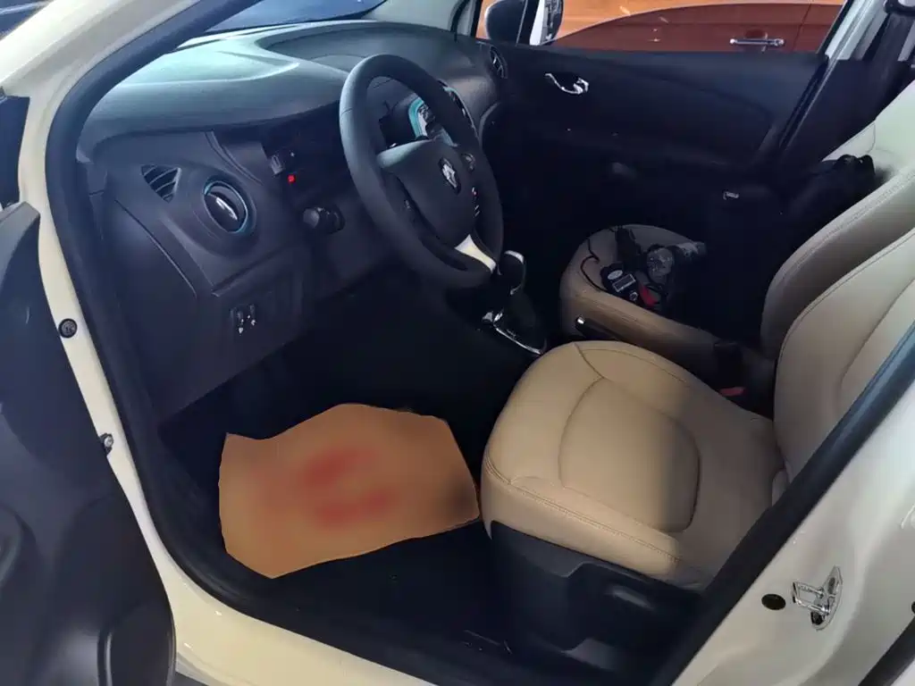 Renault Captur 2018 2015 Model 1.2T Automatic Standard Edition
