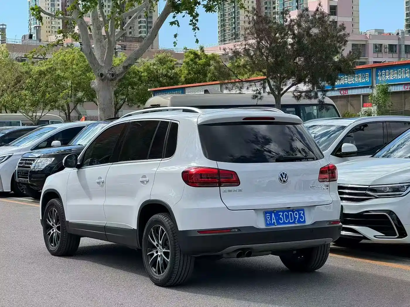 Volkswagen Tiguan 2015 2.0TSI Automatic 4WD Luxury фото 8