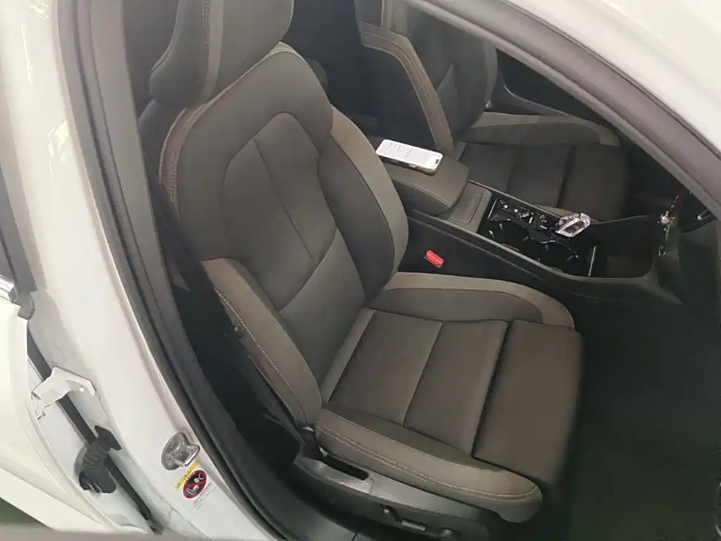 Volvo XC40 2024 2024 B3 Smart Elite Luxury Edition