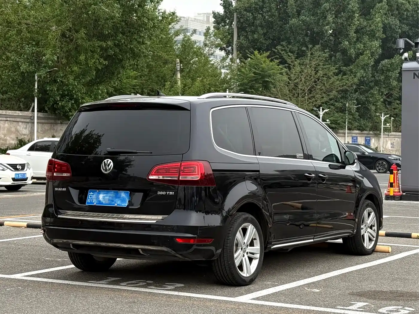 Volkswagen Sharan 2018 380TSI Comfort 6-Seater фото 4