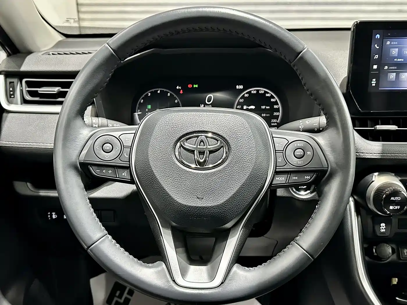 Toyota Wildlander 2023 2.0L CVT AWD Luxury PLUS фото 16