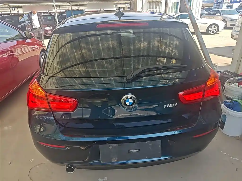 BMW 1 Series (Import) 2016 118i Leading фото 6