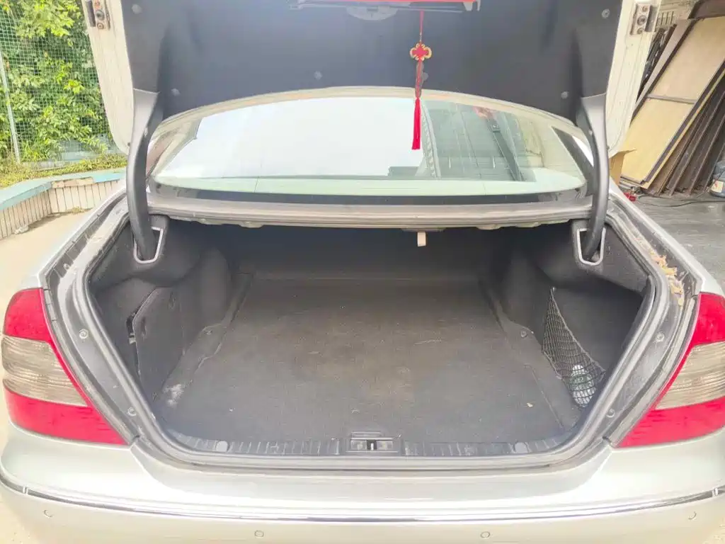 Фото 5 - Mercedes-Benz E-Class