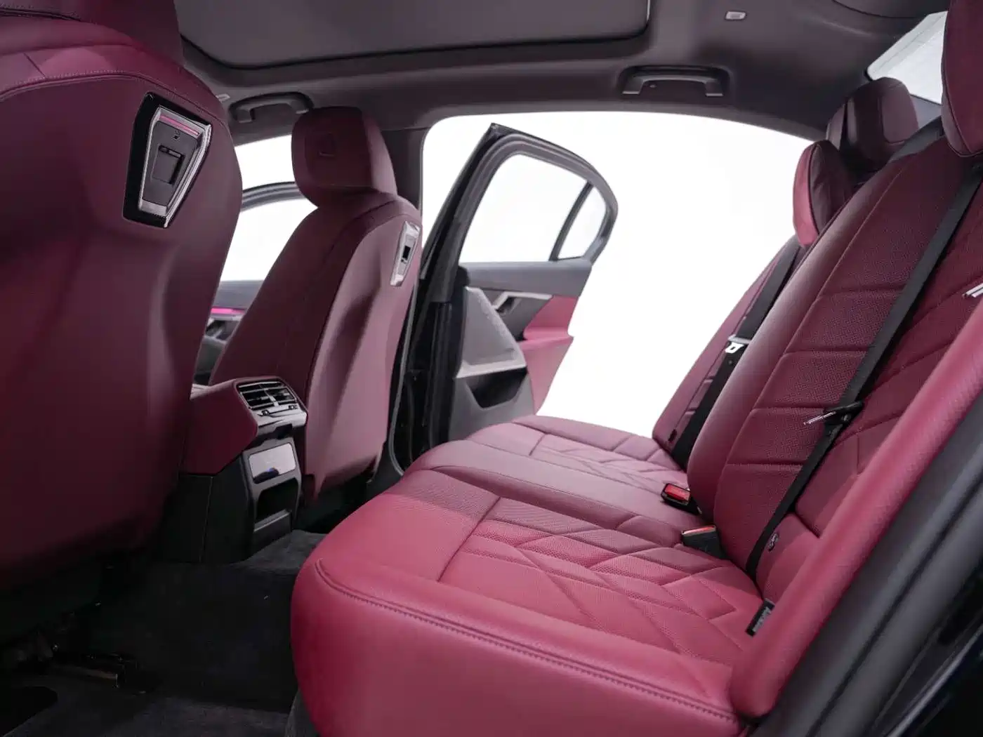 BMW 5 Series 2025 530Li Leading M Sport Package фото 20