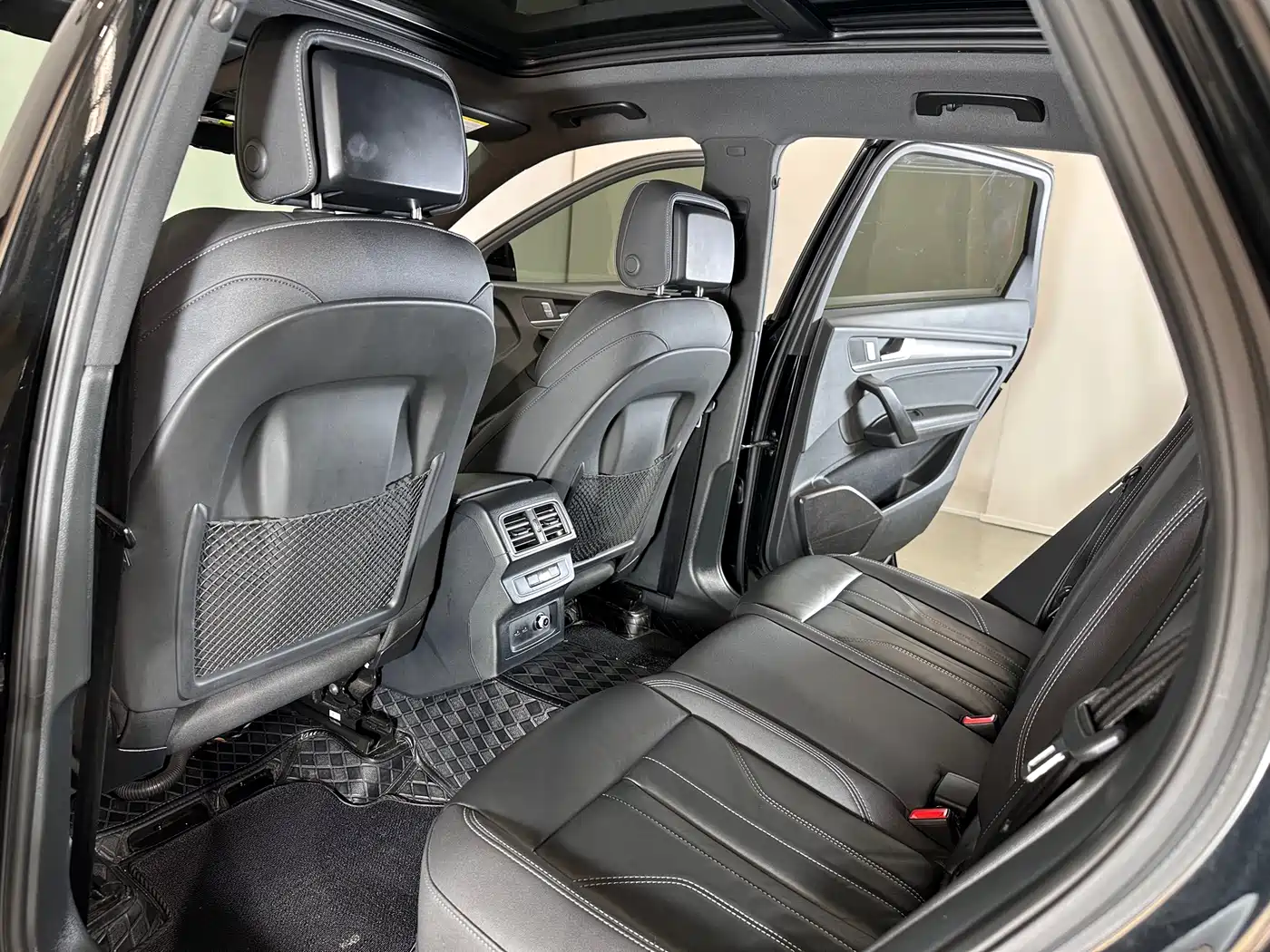 Audi Q5L 2024 Model 40 TFSI Luxury Dynamic фото 13