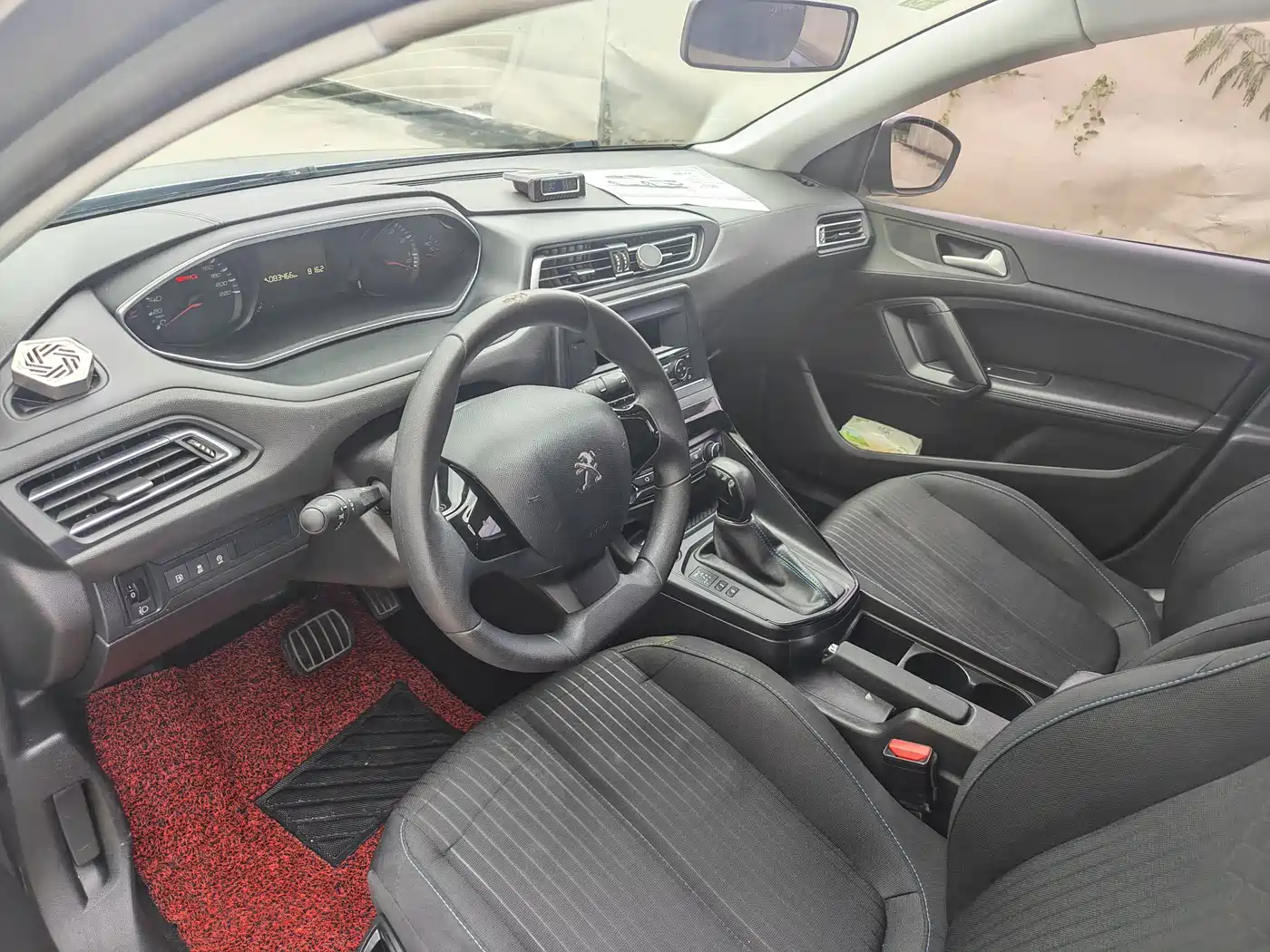 Фото 9 - Peugeot 308