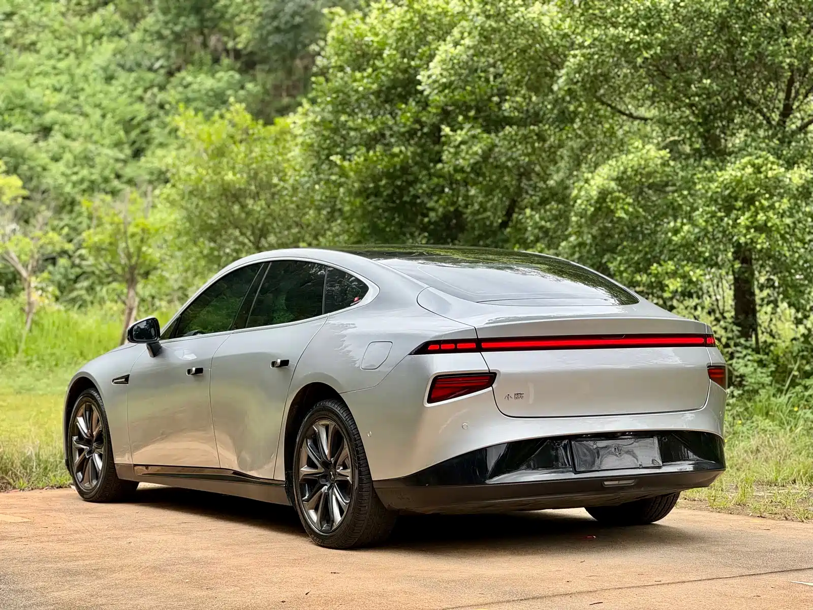 Фото 4 - XPeng P7