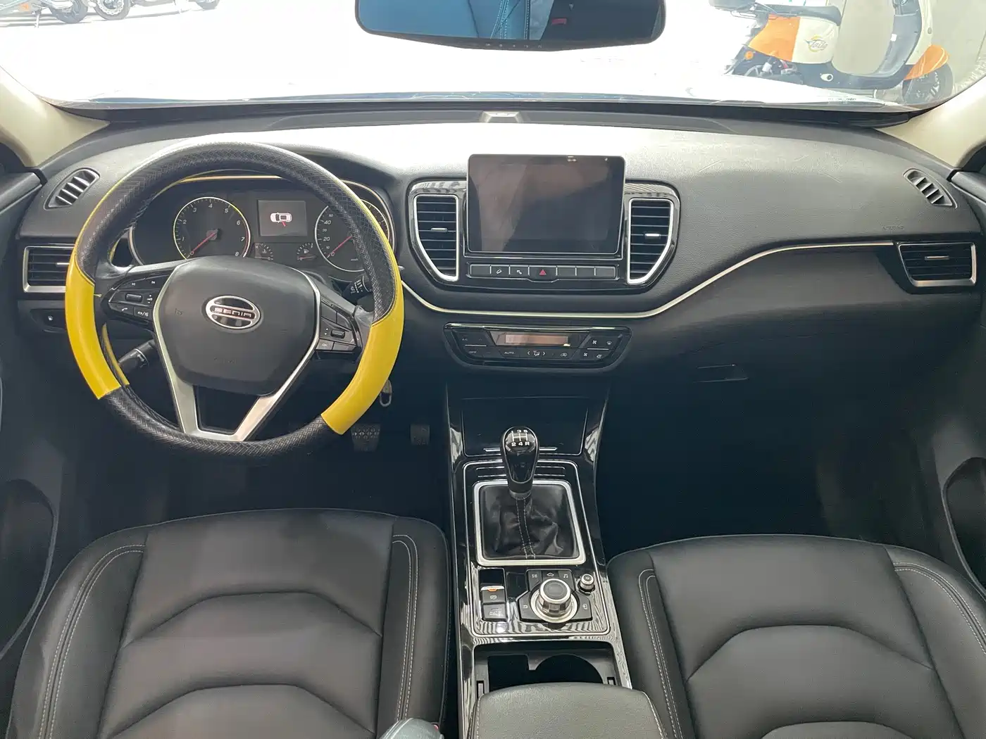 FAW Senya R9 2018 2018 Model 1.2T Manual Luxury Smart Fashion Edition