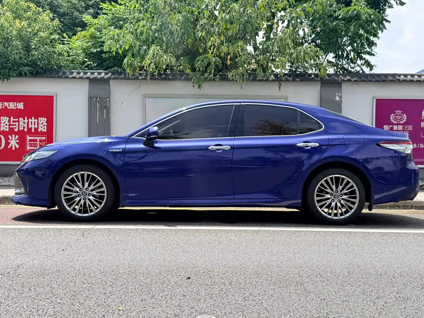 Фото 3 - Toyota Camry