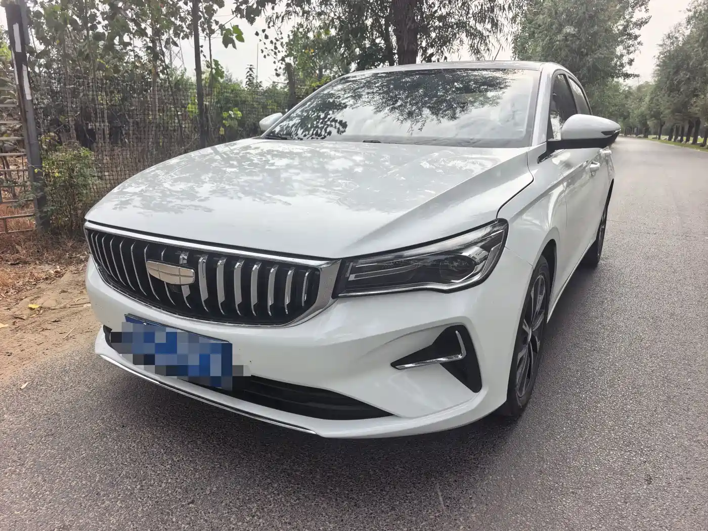 Фото 1 - Geely Emgrand