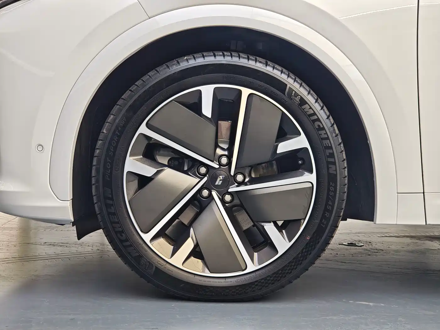 2025 Li Auto L7