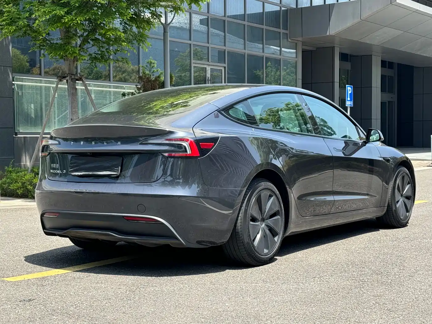 Tesla Model 3 2023 Rear-Wheel Drive фото 16