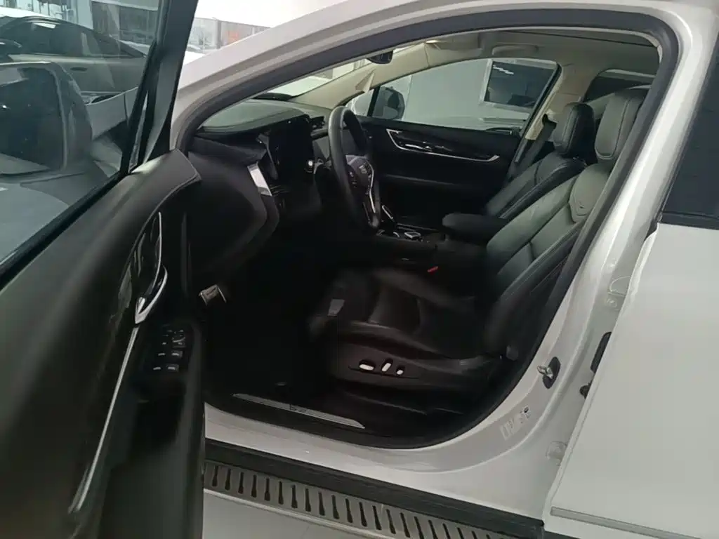 Cadillac XT5 2016 2016 28T AWD Luxury Model