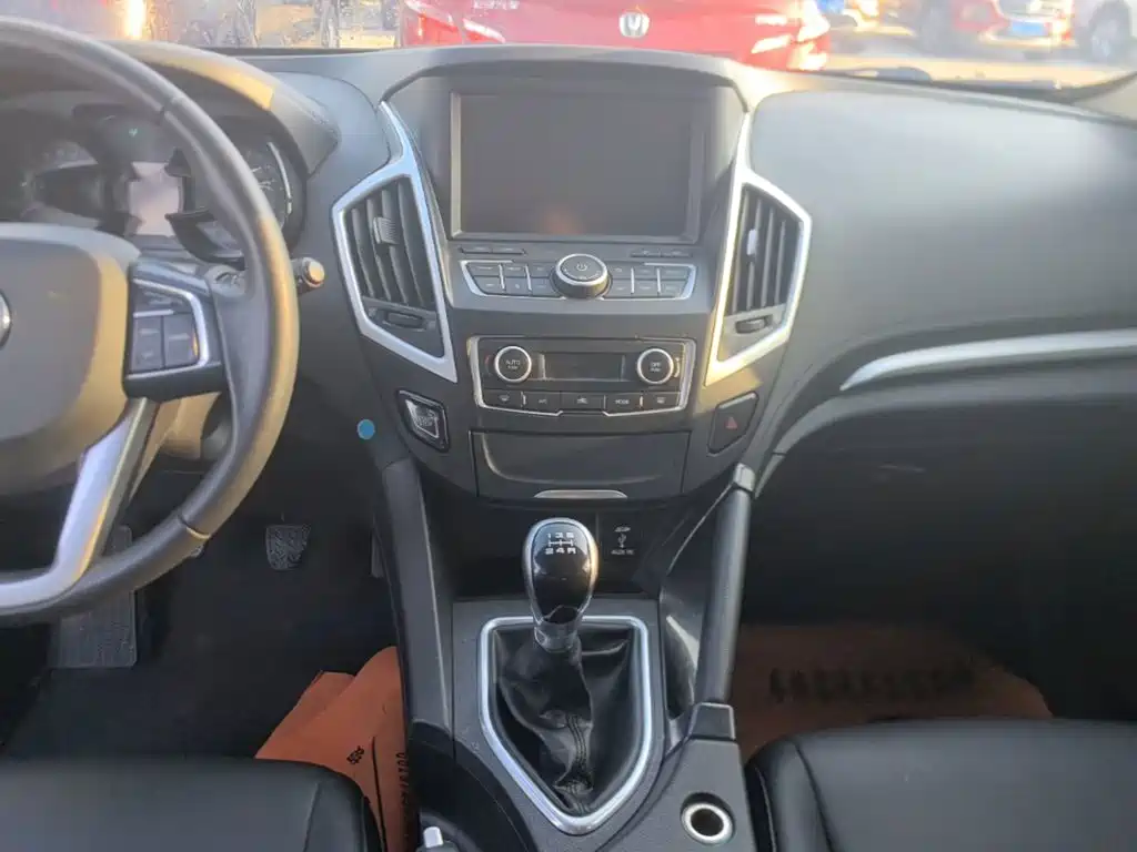 Dongfeng Aeolus Dongfeng Fengshen AX7 2015 2015 2.0L Manual Zhiyi Edition