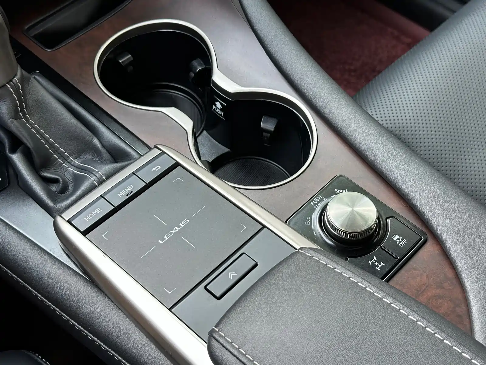 Фото 20 - Lexus RX