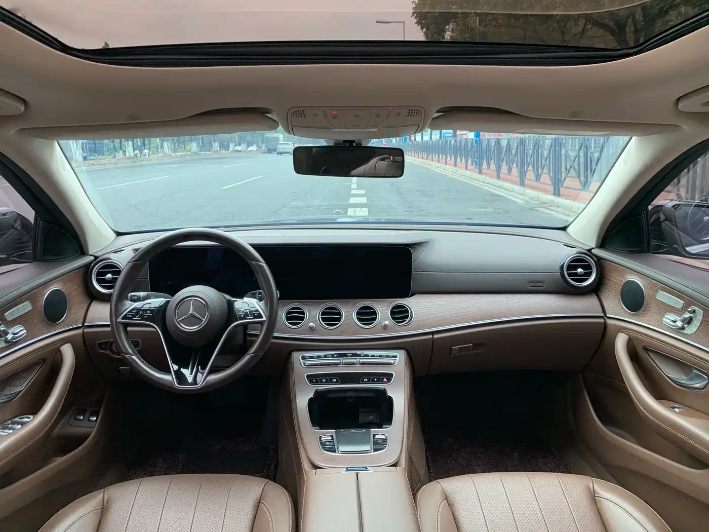 Mercedes-Benz E-Class New Energy 2022 Facelift II E 350 e L Plug-in Hybrid Sedan фото 34