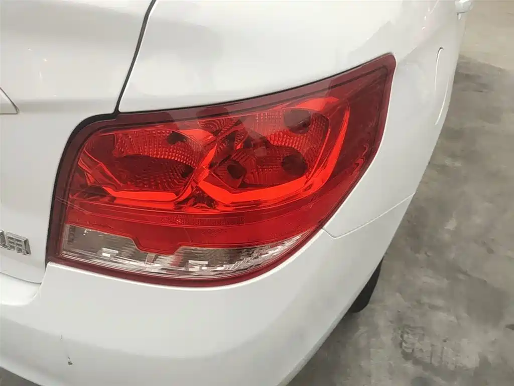 Chevrolet Sail 2018 Sail 3 1.3L Manual Comfort Sunroof фото 8