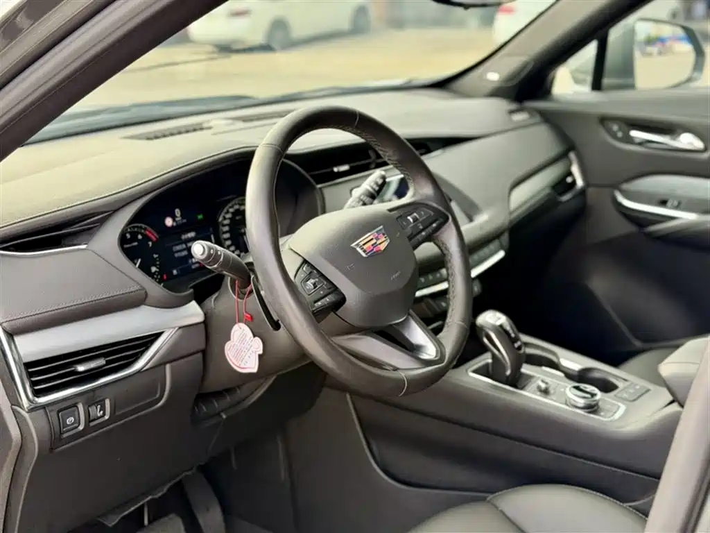 Cadillac XT4 2018 28T FWD Leading Edition фото 23