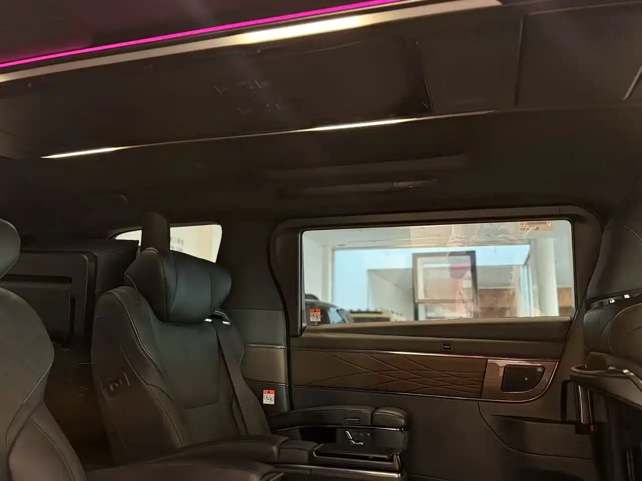 Toyota Vellfire 2025 2024 Crown Hybrid 2.5L Premium Edition