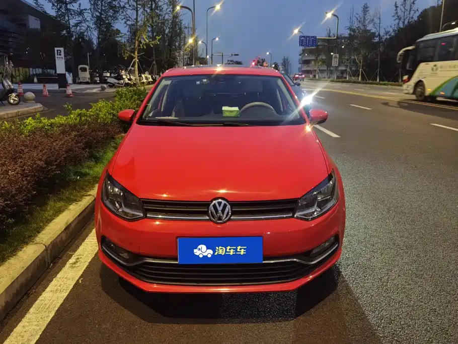 Photo 2 - Volkswagen Polo
