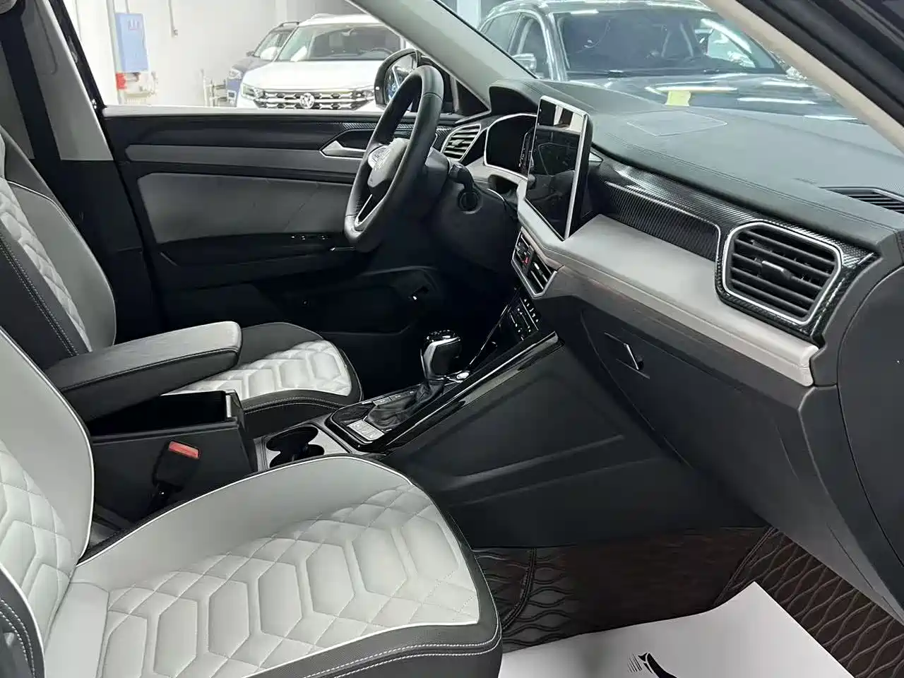 Volkswagen Tayron 2023 280TSI 2WD Luxury Plus Advanced Edition фото 10