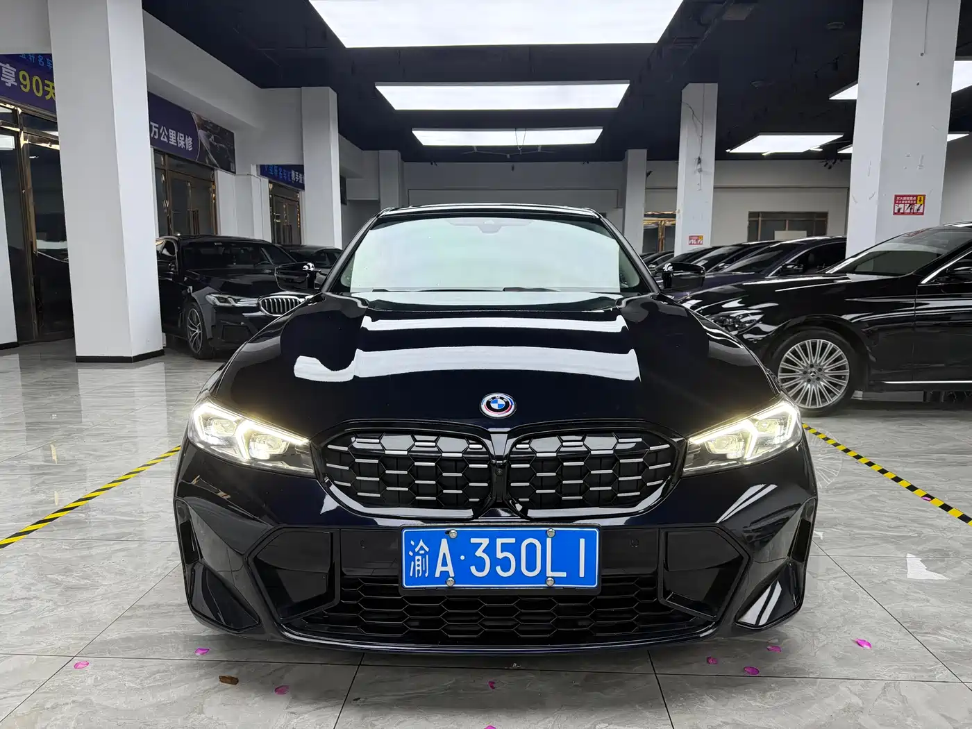 BMW 3 Series 2024 325Li M Sport Shadowline Package фото 2
