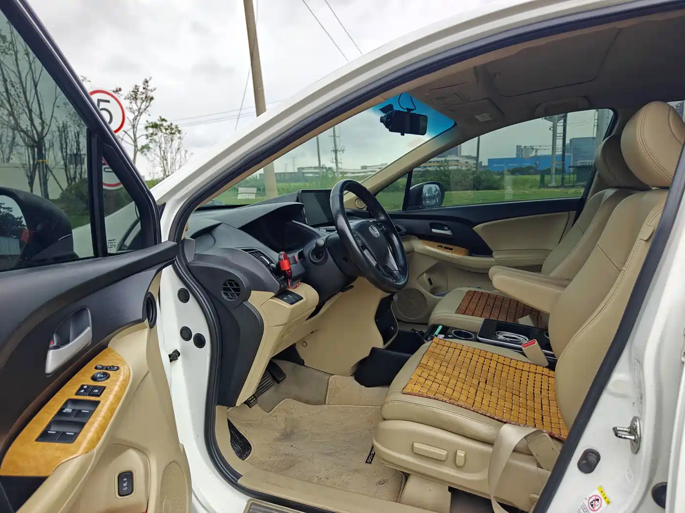 Фото 8 - Honda Odyssey