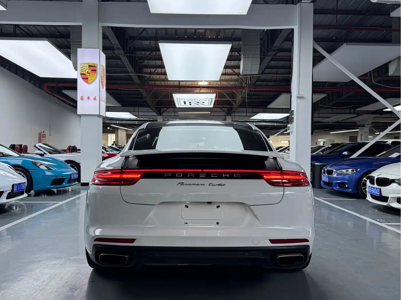 Porsche Panamera 2017 Panamera 3.0T фото 18