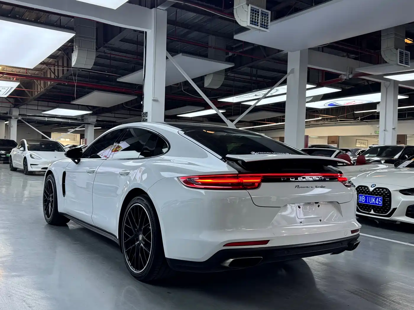 Porsche Panamera 2017 Panamera 3.0T фото 17