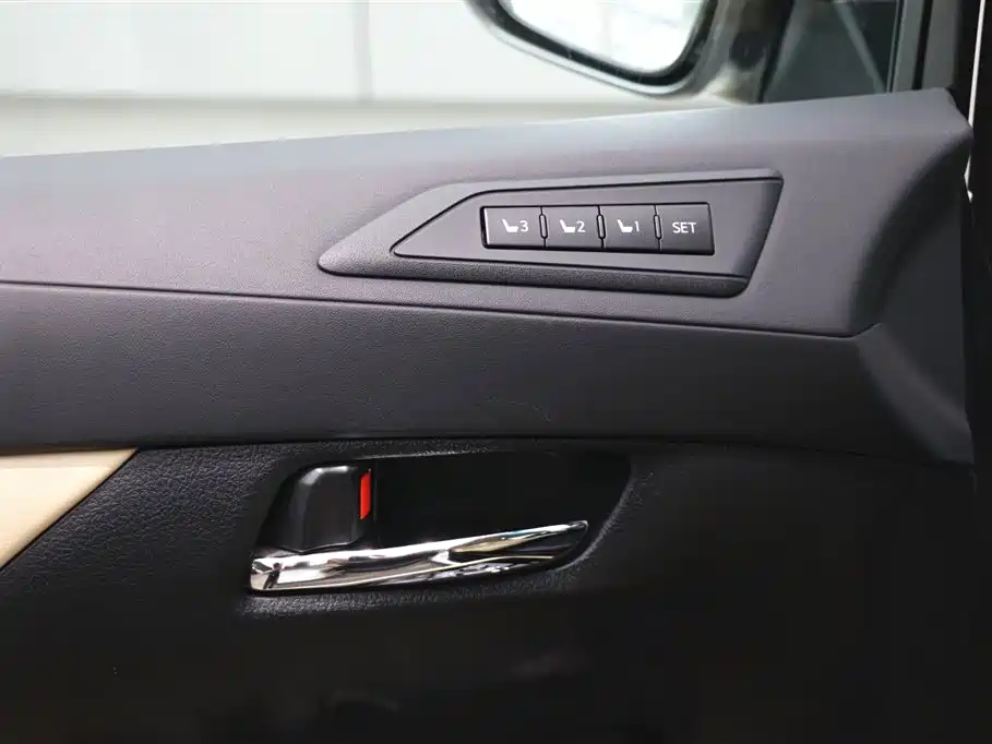 Toyota Vellfire 2020 Twin Engine 2.5L HV Premium Edition фото 11