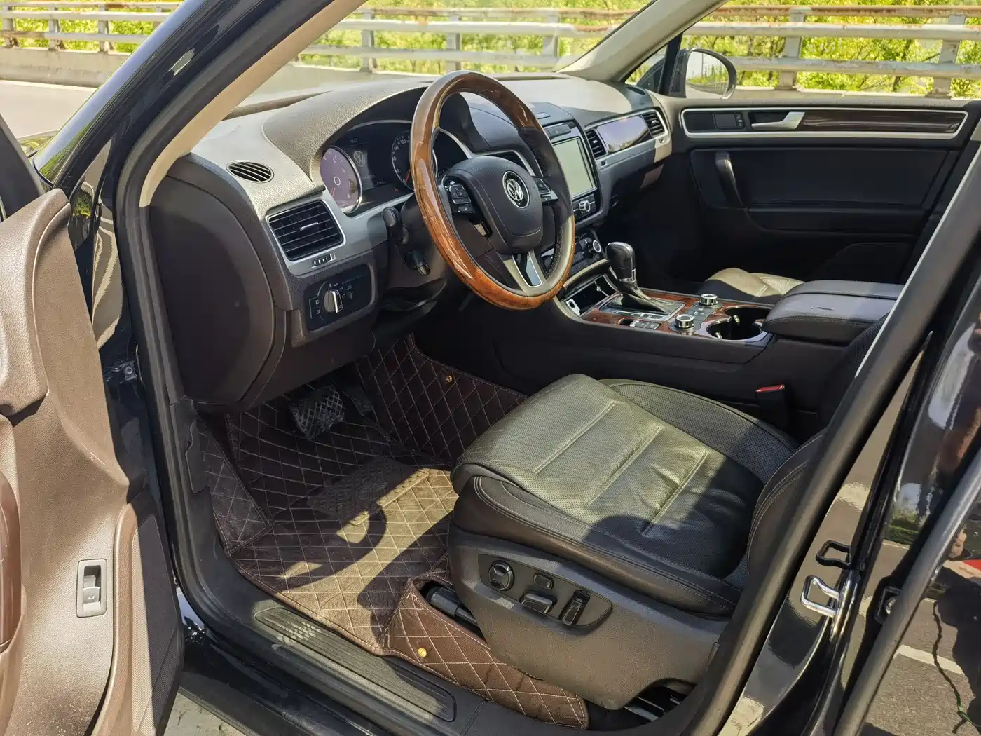 Volkswagen Touareg 2011 3.0TSI Comfort фото 7