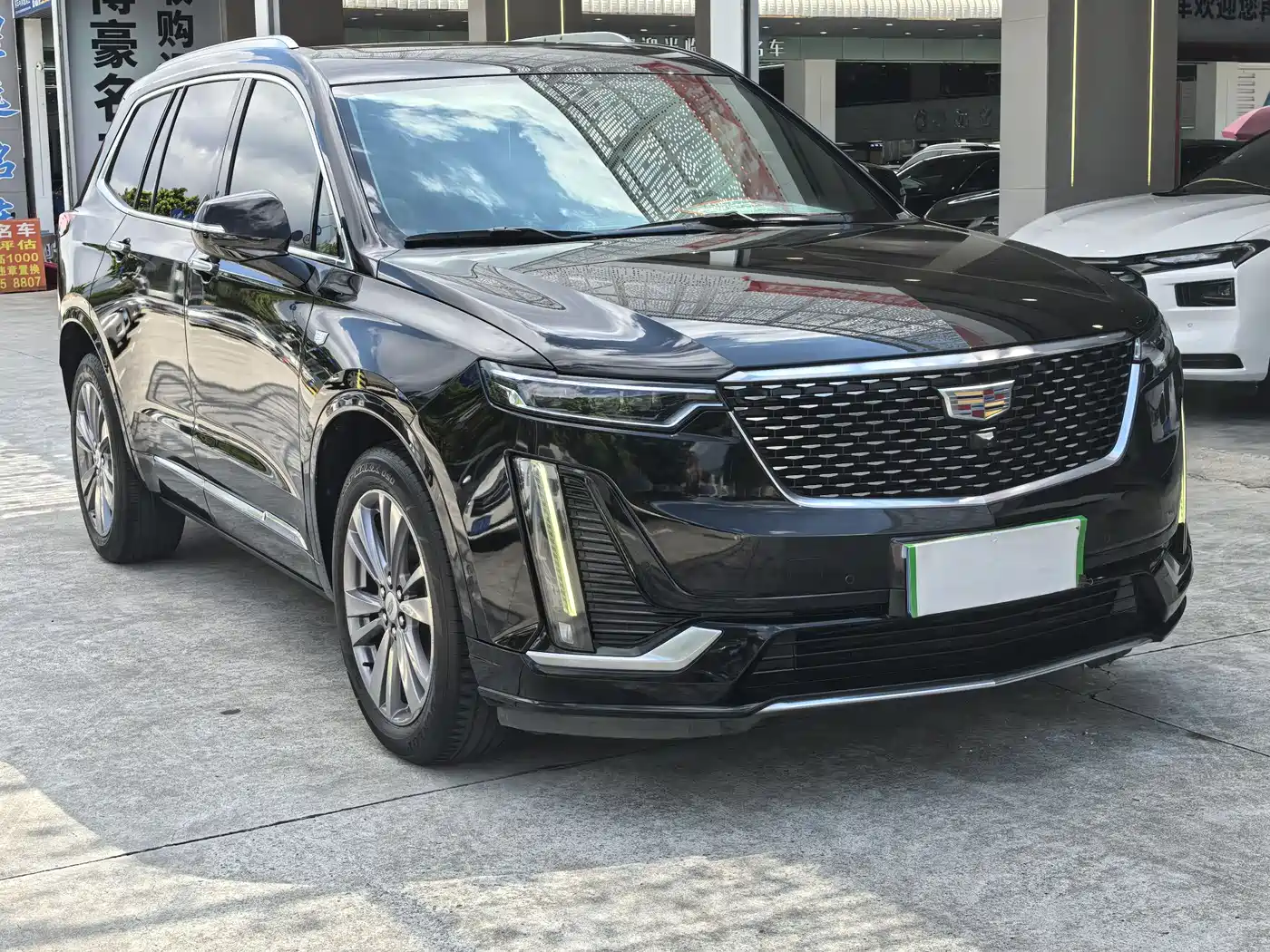 Фото 3 - Cadillac XT6
