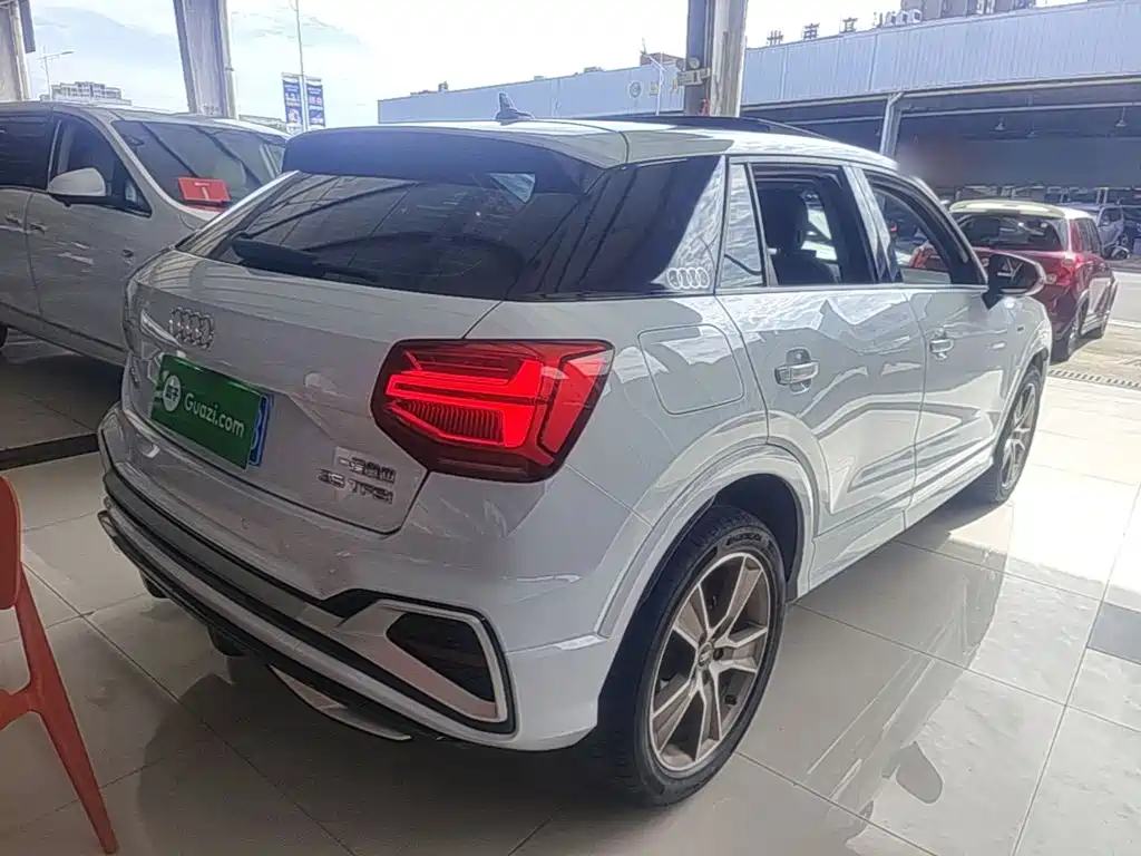 Фото 7 - Audi Q2L