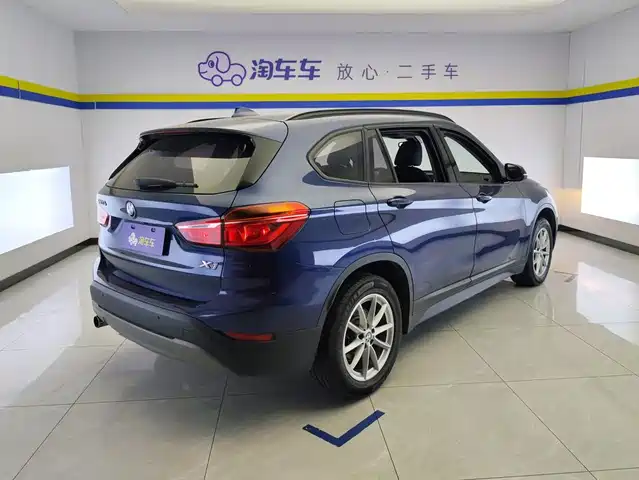 BMW X1 2019 sDrive18Li Fashion Model — фото 3