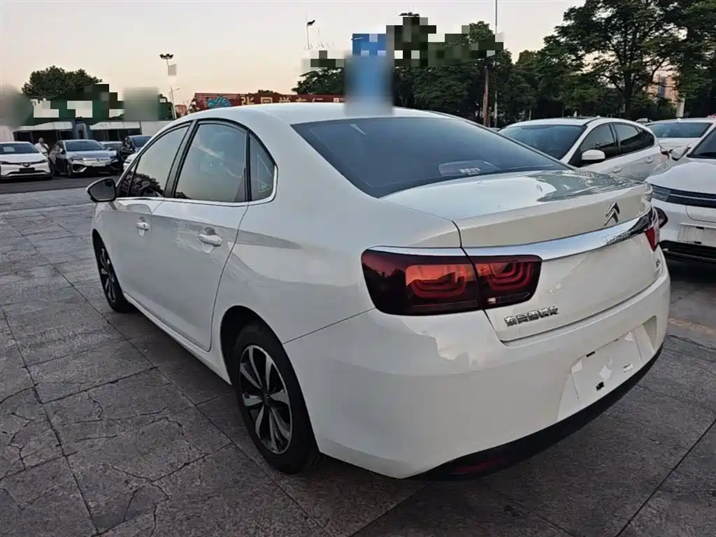 Photo 5 - Citroën C4 C-Quatre