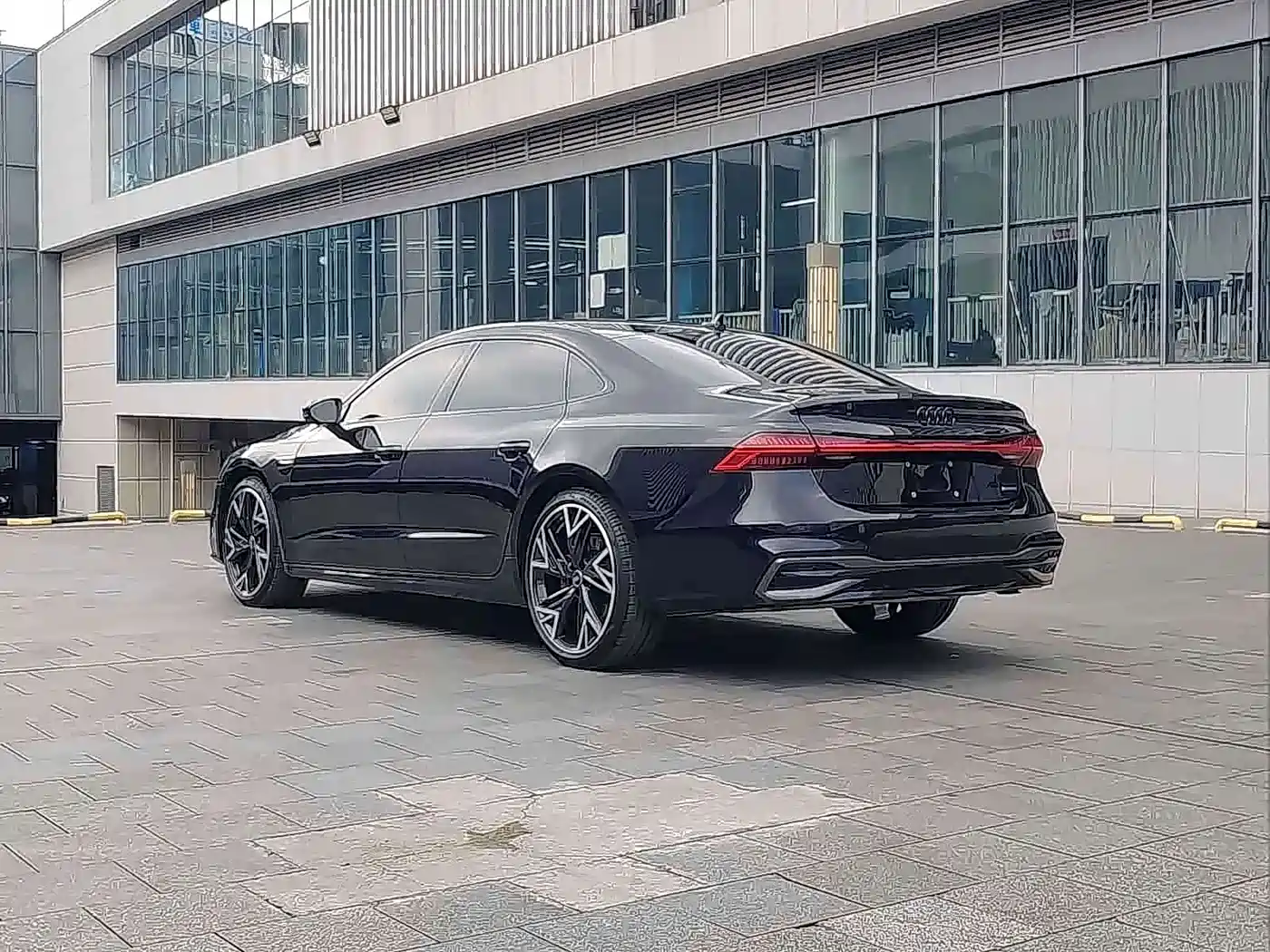 Audi A7L 2025 2025 Model Year 45 TFSI quattro Black Knight Edition