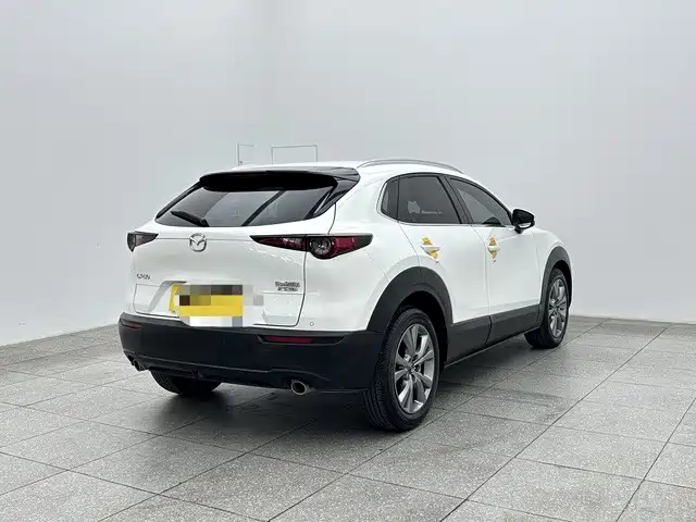 Фото 6 - Mazda CX-30