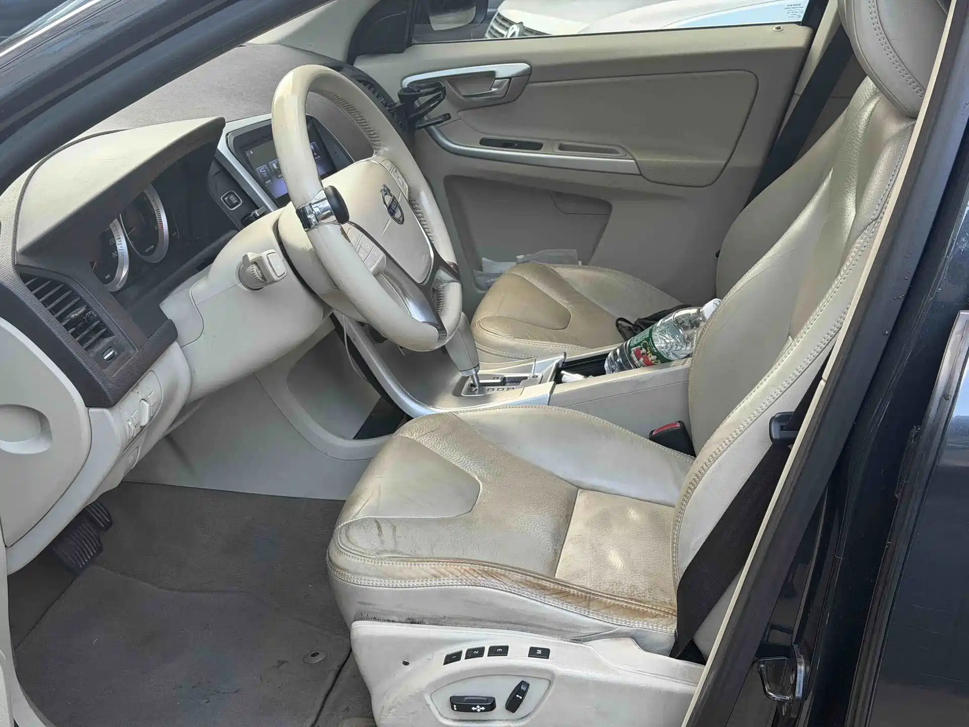 صورة 8 - Volvo XC60 (Import)