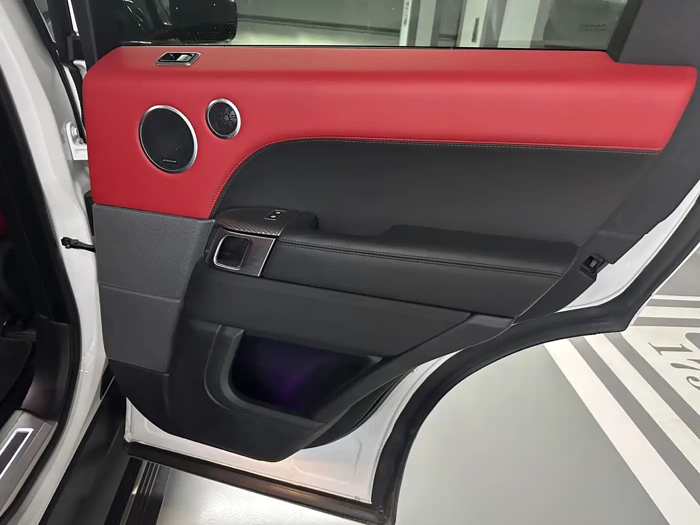 Land Rover Range Rover Sport 2021 3.0 L6 Gloss Black Edition фото 20