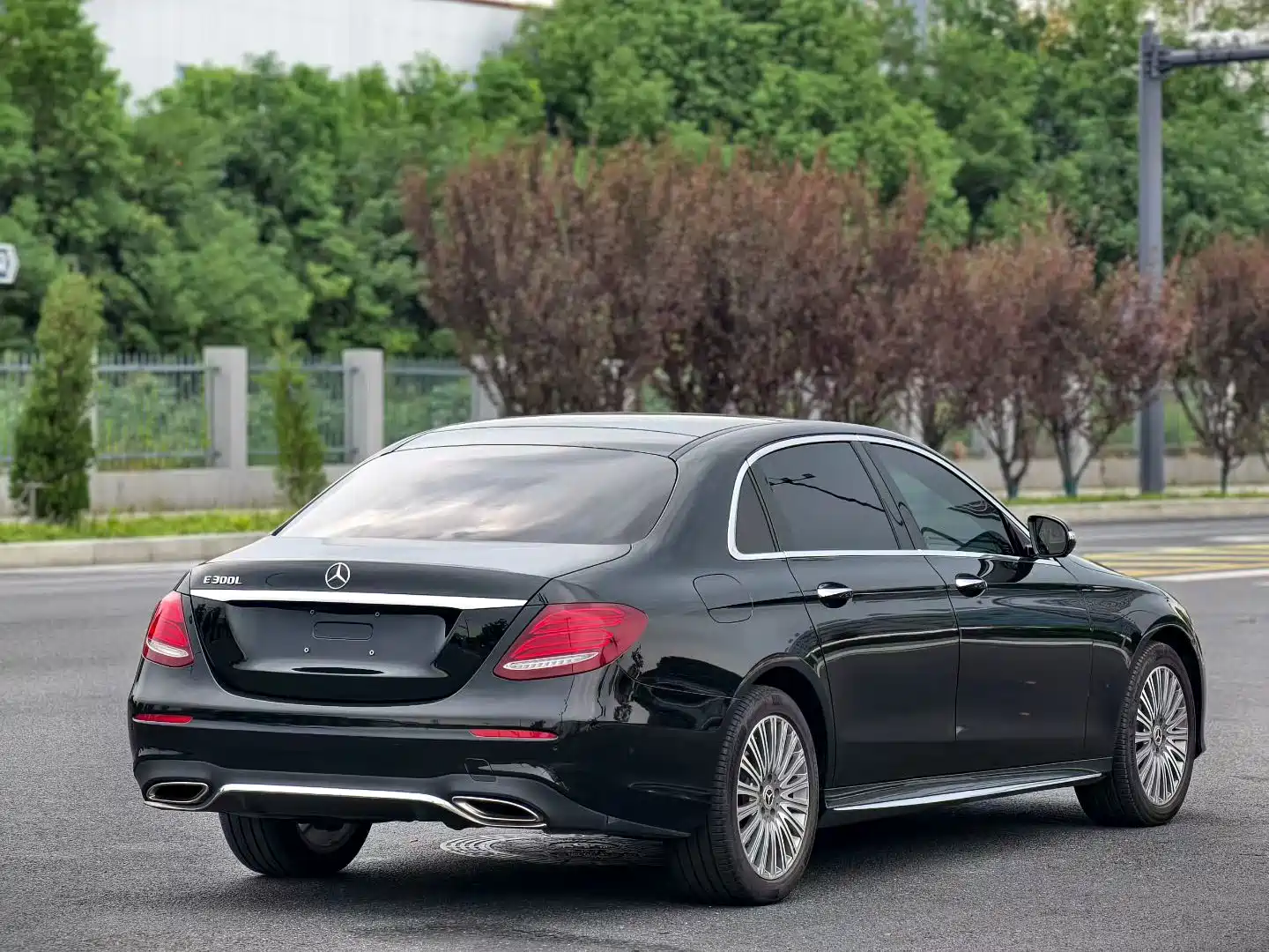 صورة 8 - Mercedes-Benz E-Class