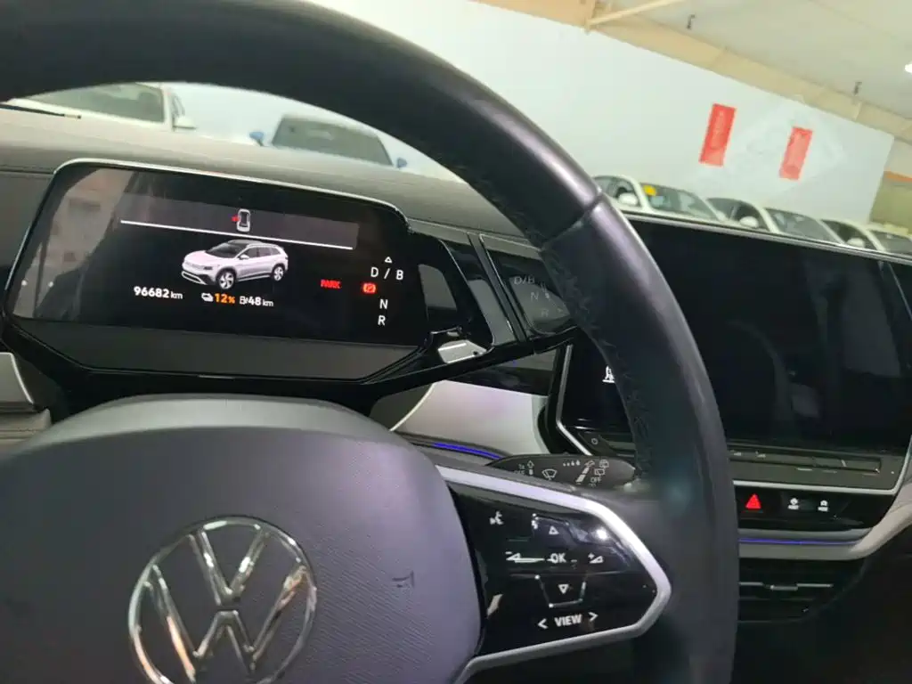 صورة 14 - Volkswagen ID.6 CROZZ