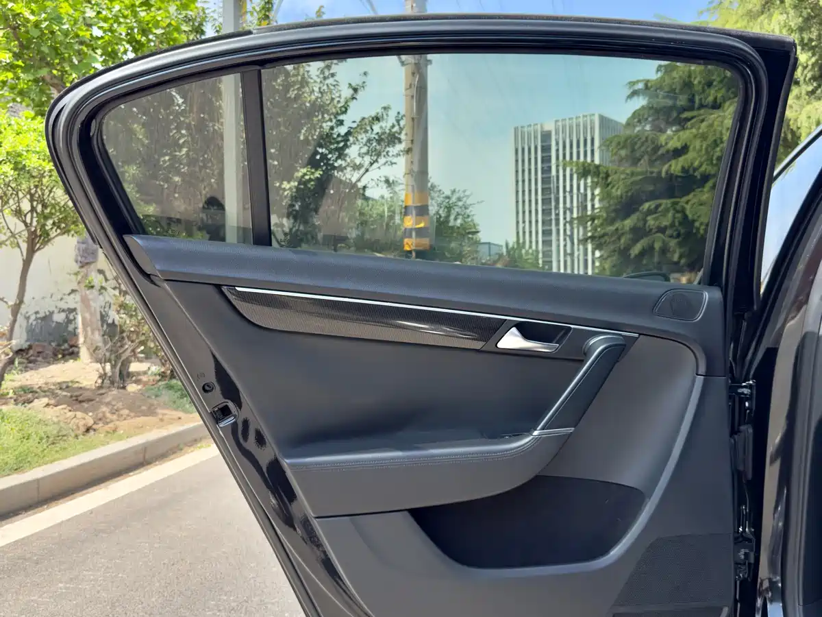 Volkswagen Magotan 2013 1.8TSI Luxury фото 12