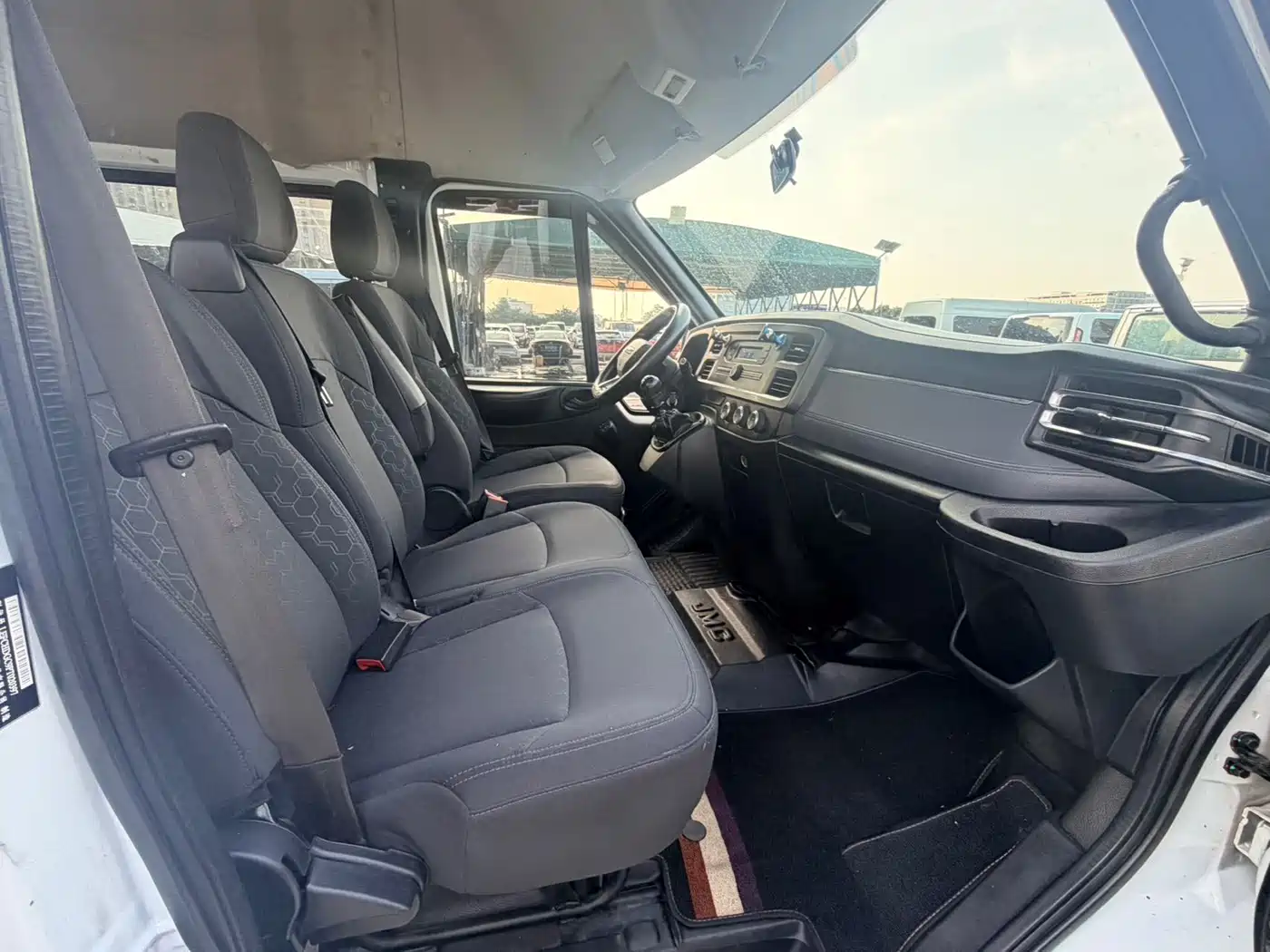 Jiangling JMC Fushun 2023 2023 2.0T Manual Short Wheelbase Medium-High Roof Passenger Version Business Type 7-Seater (Non-commercial)