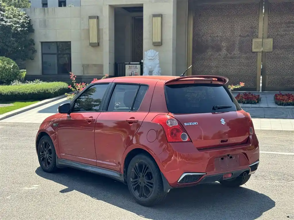 Photo 16 - Suzuki Swift