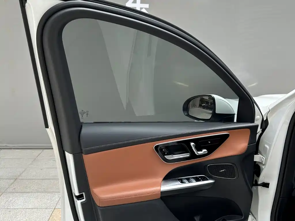 Фото 12 - Mercedes-Benz GLC