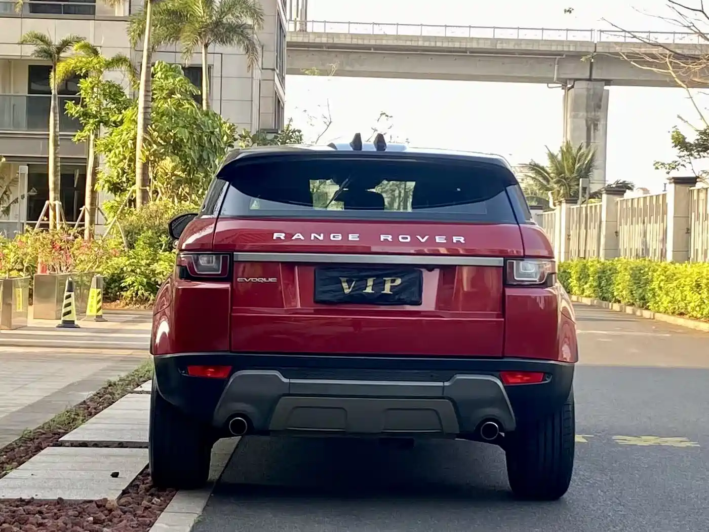 Land Rover Range Rover Evoque 2017 2.0T British Style Edition фото 17
