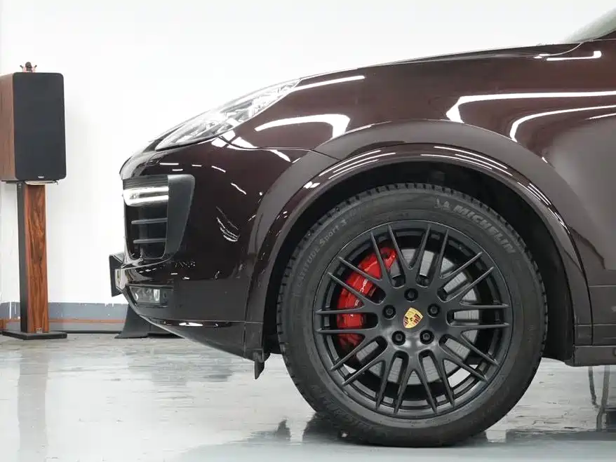 Porsche Cayenne 2015 Cayenne GTS 3.6T фото 8