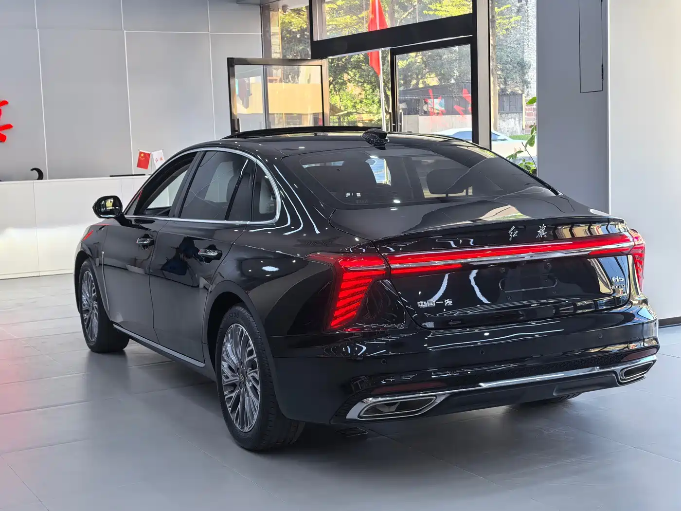 Hongqi H5 2023 2.0T Auto Smart Connect Flag Comfort фото 17