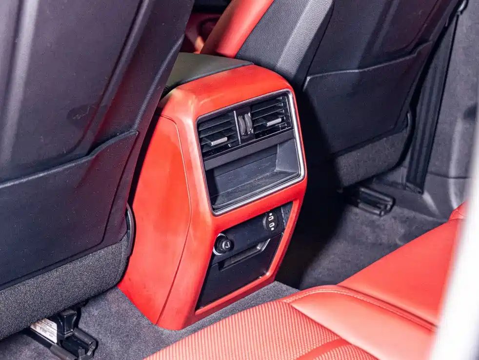Photo 15 - Porsche Cayenne New Energy