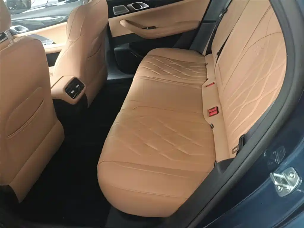 Geely Galaxy Galaxy A7 2025 EM-i фото 17